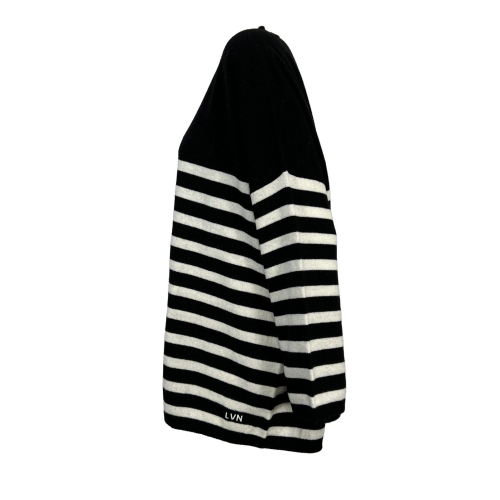 LIVIANA CONTI woman over black sweater with white stripes F2WC25 50% recycled cashmere 50% polyamide MADE IN ITALY